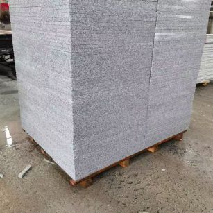 吉林省 芝麻白火烧面1.8厚300*600地铺石，尺寸标准，厚薄均匀