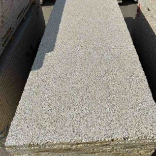 吉林省 黄金麻花岗岩荔枝面毛板，半成品