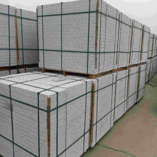 吉林省 白麻花岗岩石材荔枝面地铺石（300*600*50）