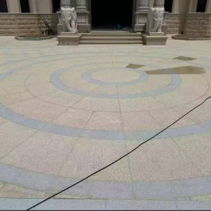 吉林省 黄金麻芝麻灰花岗岩石材地铺拼接效果