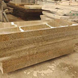 吉林省 黄金麻栏杆料半成品加工中