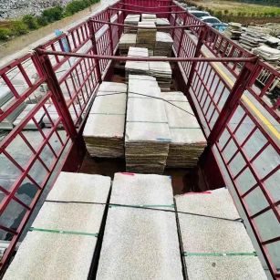 吉林省 黄金麻花岗岩荔枝面，光面毛板装车完成