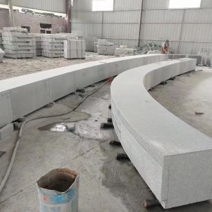 吉林省芝麻白花岗岩石板材 园林光面弧形坐凳