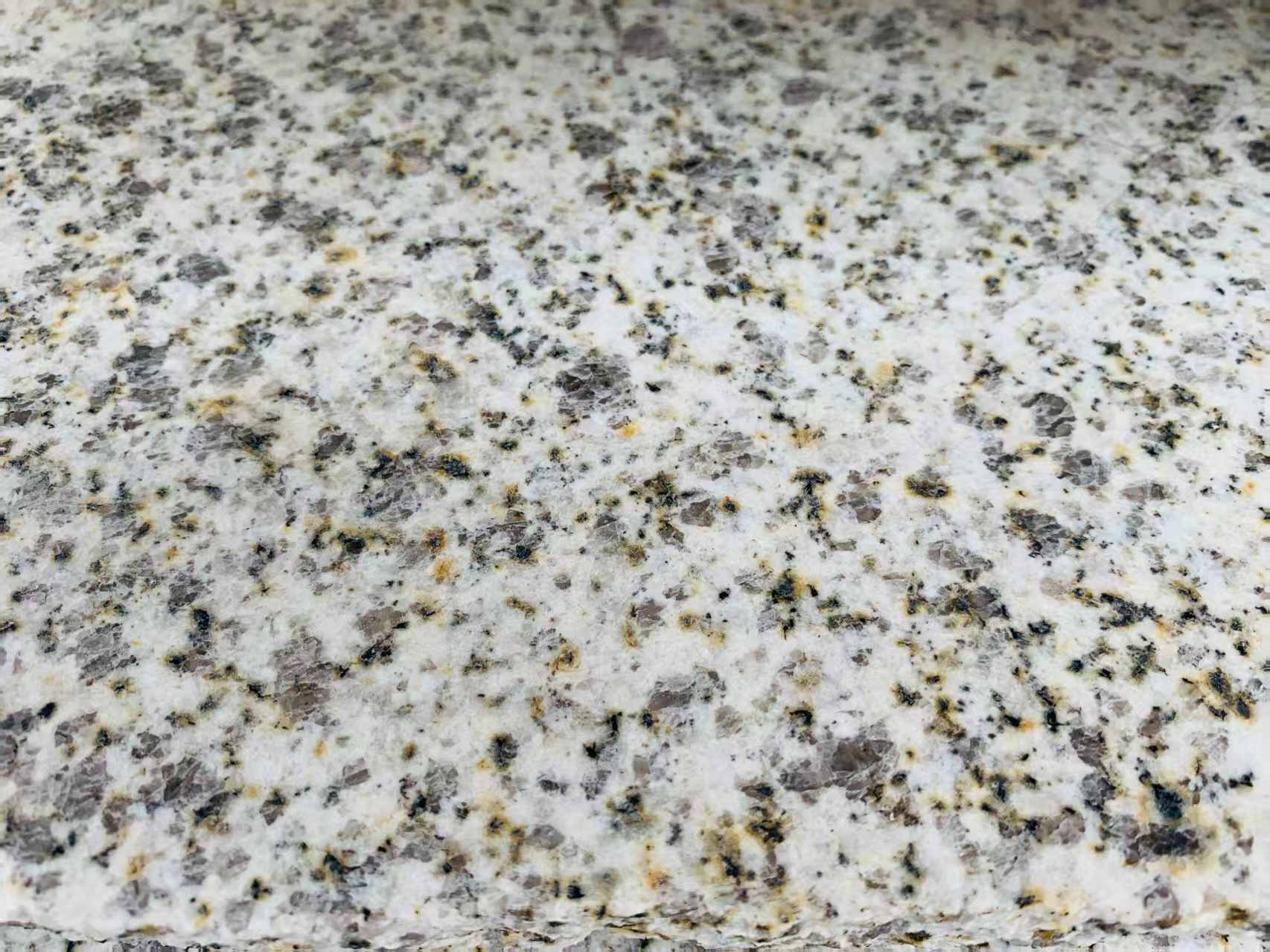 吉林省 黄金麻花岗岩石材浅黄光面