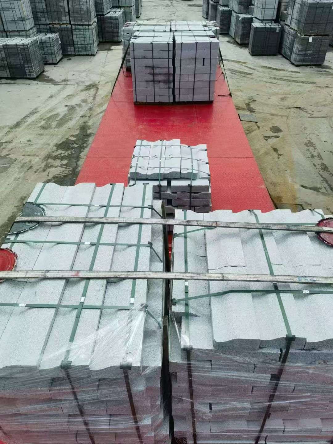 吉林省 芝麻白仿形加直形路沿石出货日常