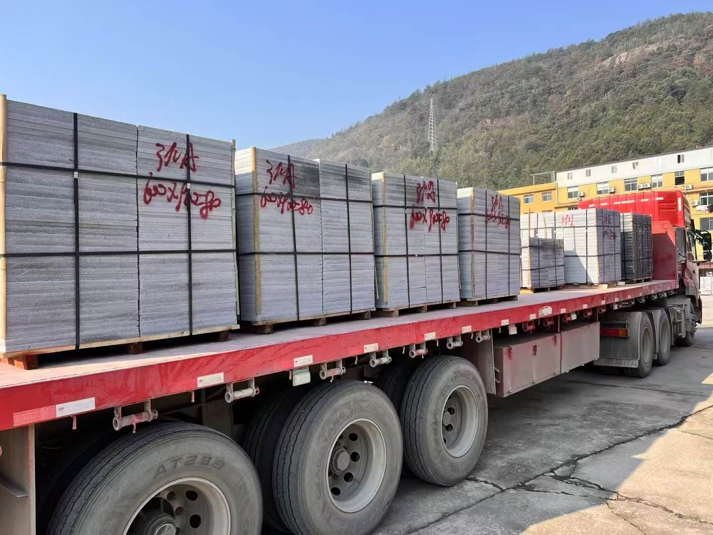 吉林省 芝麻灰地铺石出货日常