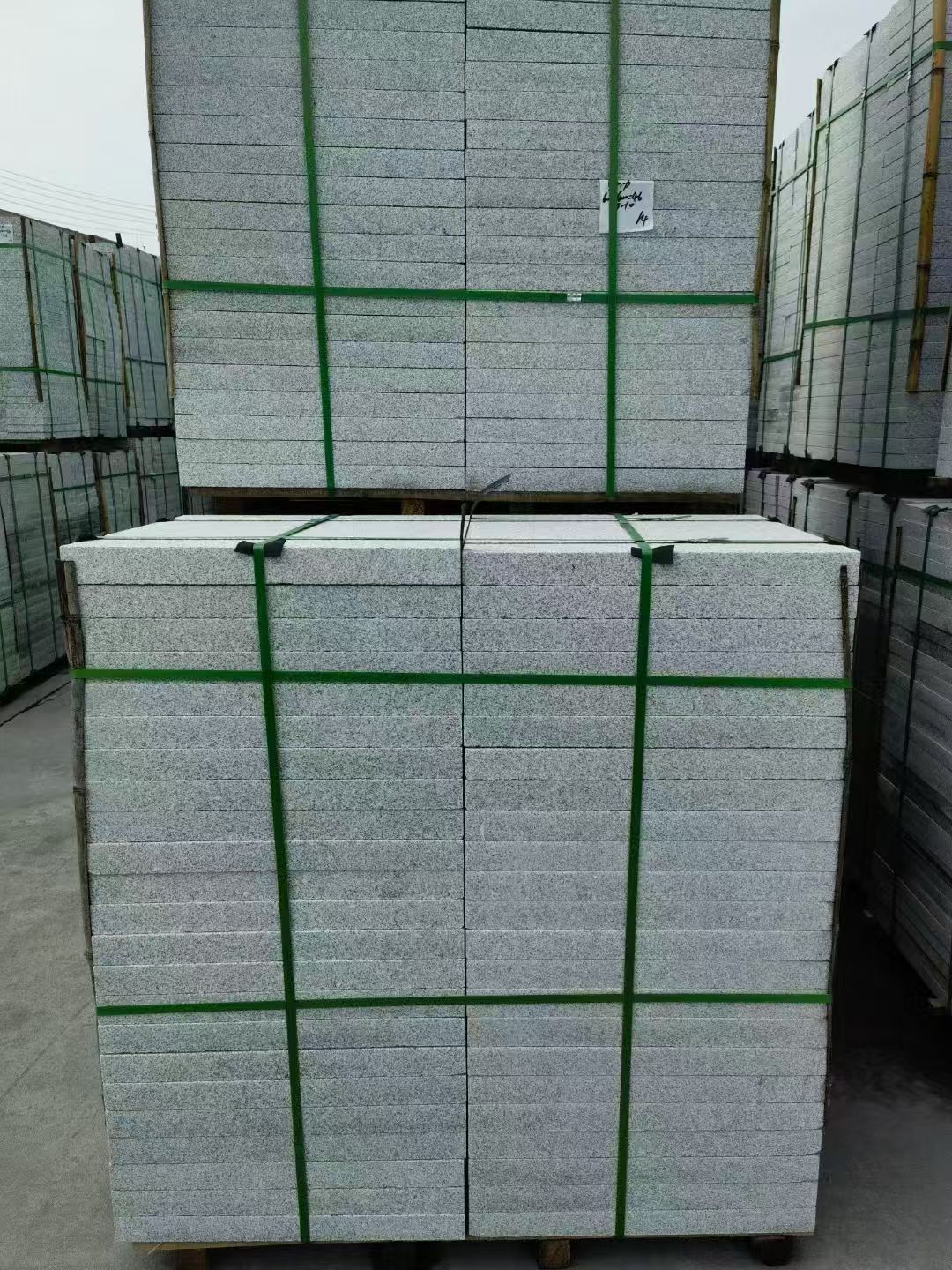 吉林省 芝麻白火烧，园林广场市政工程地铺石，1.8~5.0厚均有现货