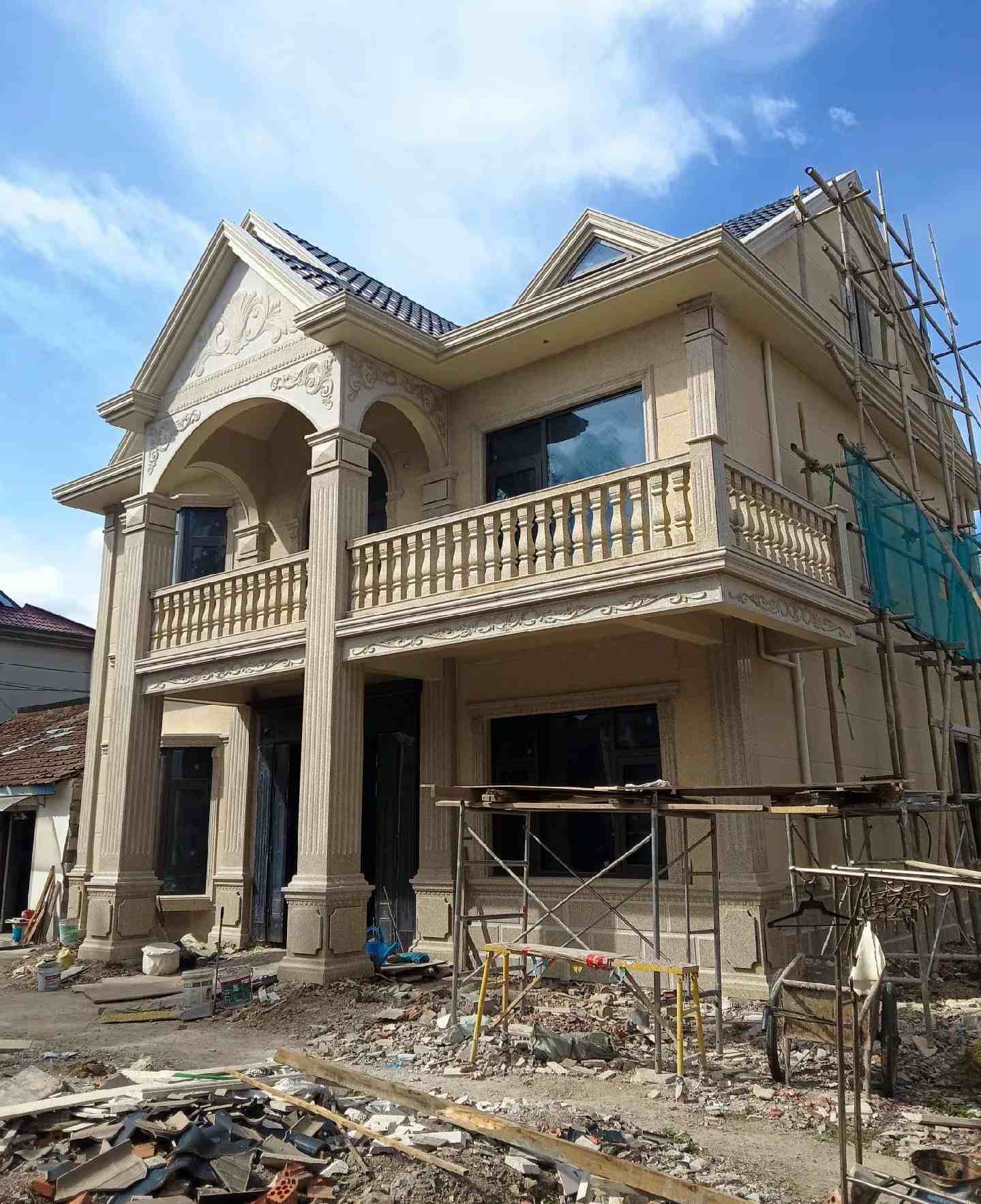 吉林省 黄金麻花岗岩石材私人别墅雕花门楼柱阳台栏杆