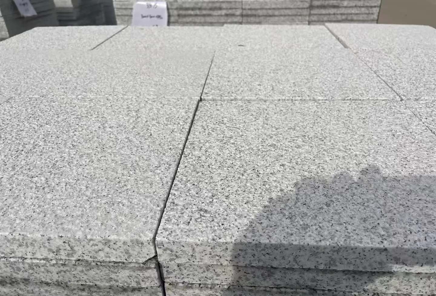 吉林省 白麻花岗岩石材推荐 荔枝面地铺石