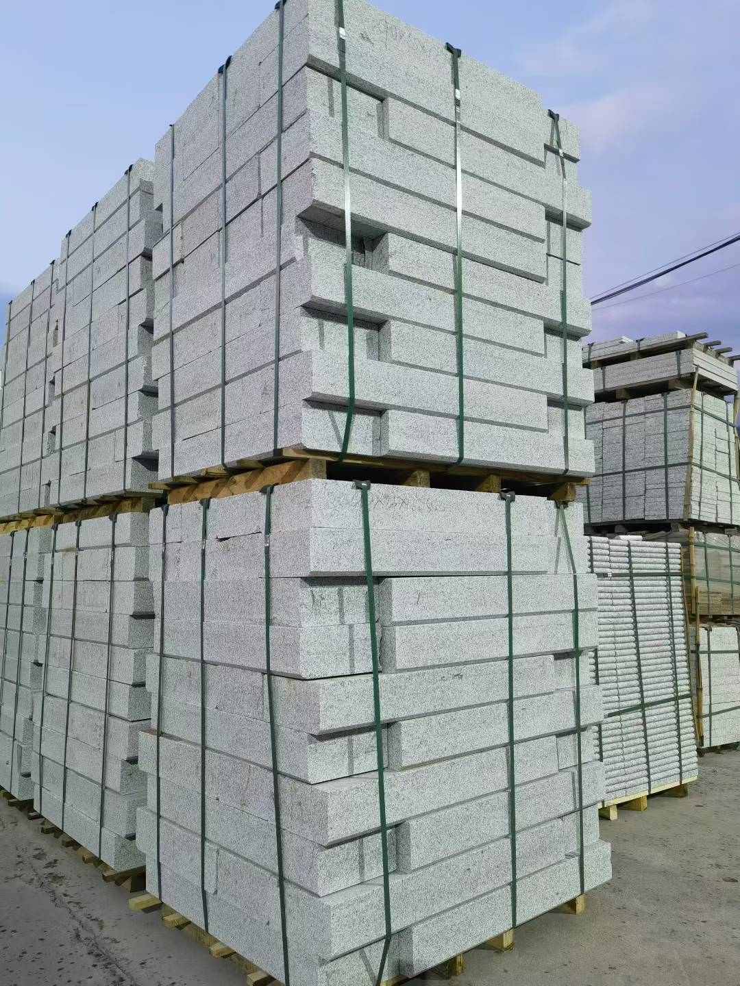 吉林省 芝麻白花岗岩路沿石，路缘石，路肩石，道牙，立缘石，马路牙子，街沿石，侧石等