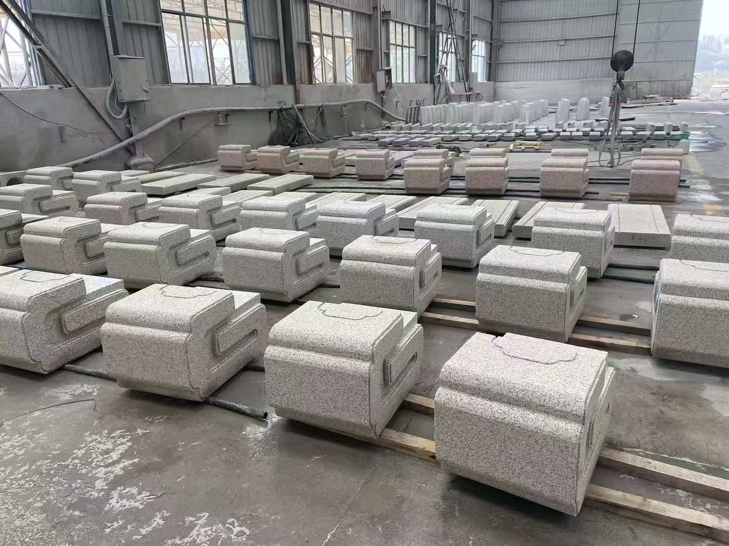 吉林省 白麻花岗岩异形加工-石凳，坐凳