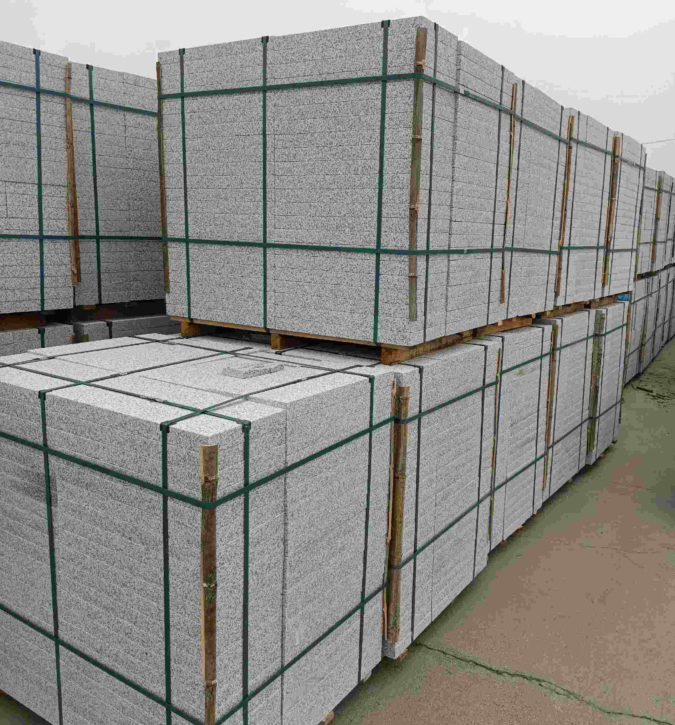 吉林省 白麻花岗岩石材荔枝面地铺石（300*600*50）