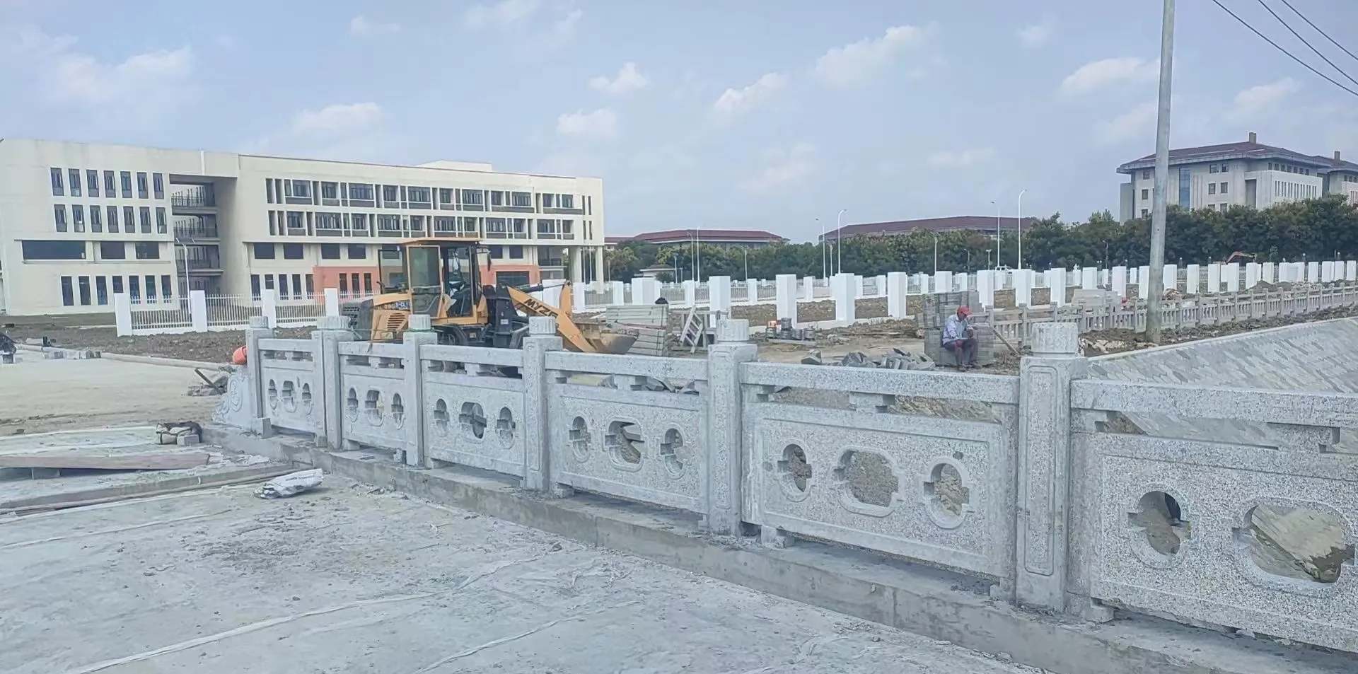 吉林省 白麻花岗岩荔枝面河道栏杆