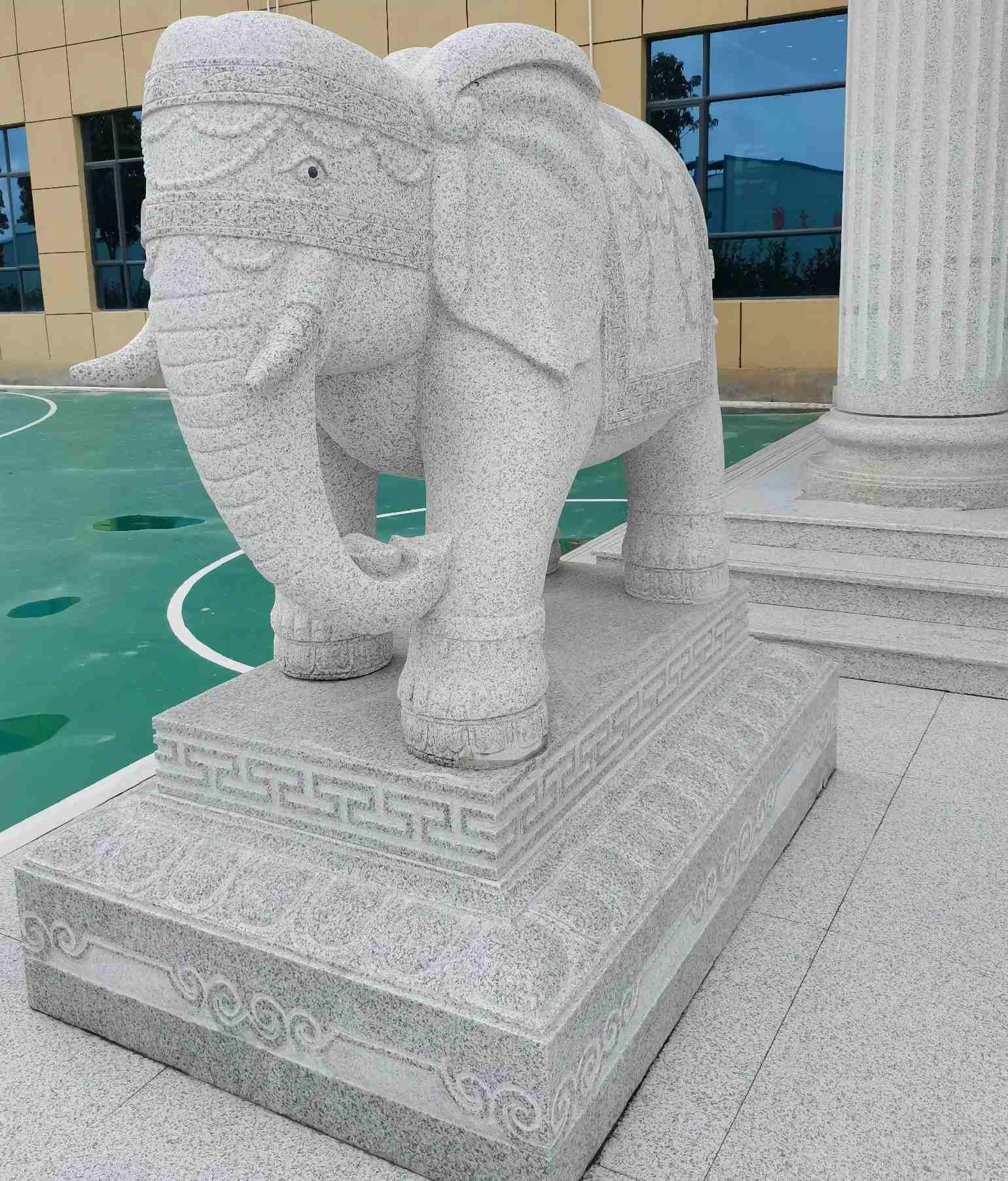 吉林省 白麻花岗岩动物异形石雕-大象