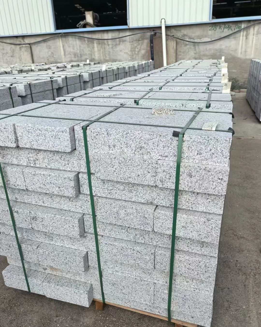 吉林省 白麻花岗岩路沿石，弧形路沿石，道牙石，马路牙子，界石，路缘石，平沿石，直岩石，平缘石等