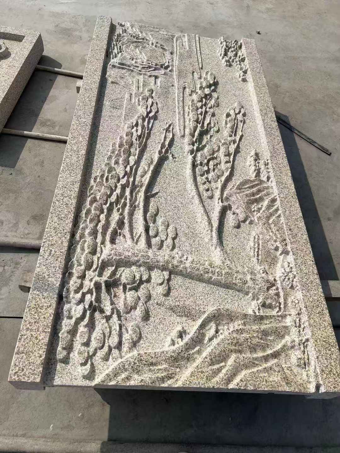 吉林省 黄金麻雕刻板浮雕迎客松