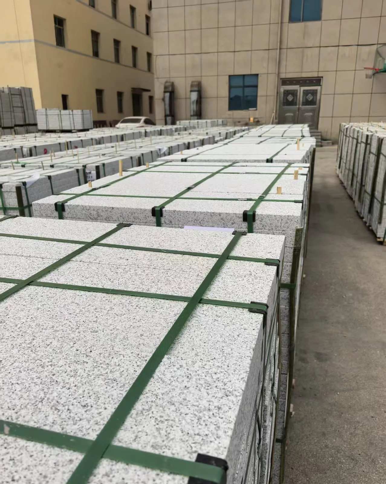 吉林省 白麻花岗岩5.0公分荔枝面地铺石