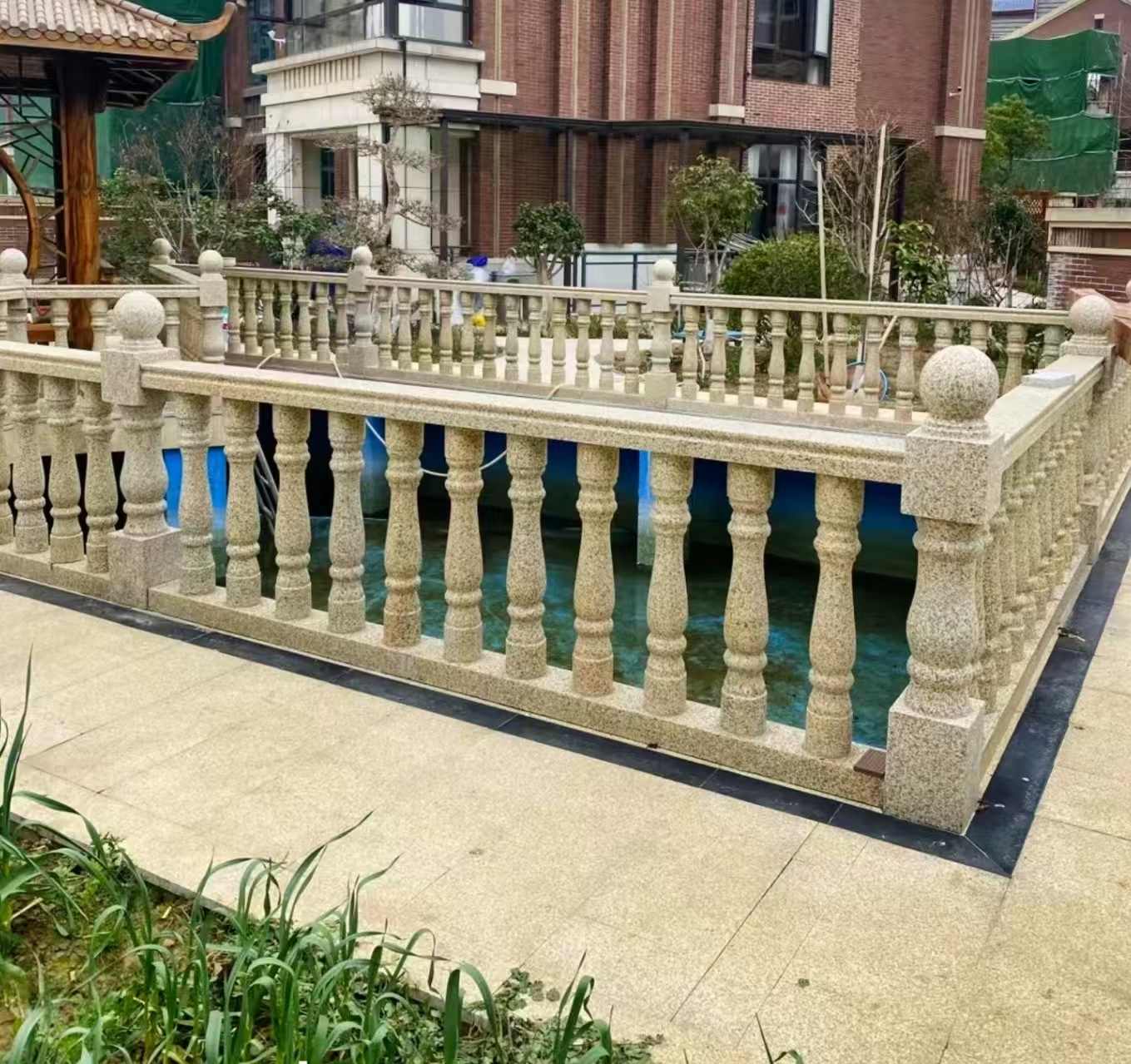 吉林省黄金麻花岗岩石材栏杆，扶手，将军柱，花瓶柱