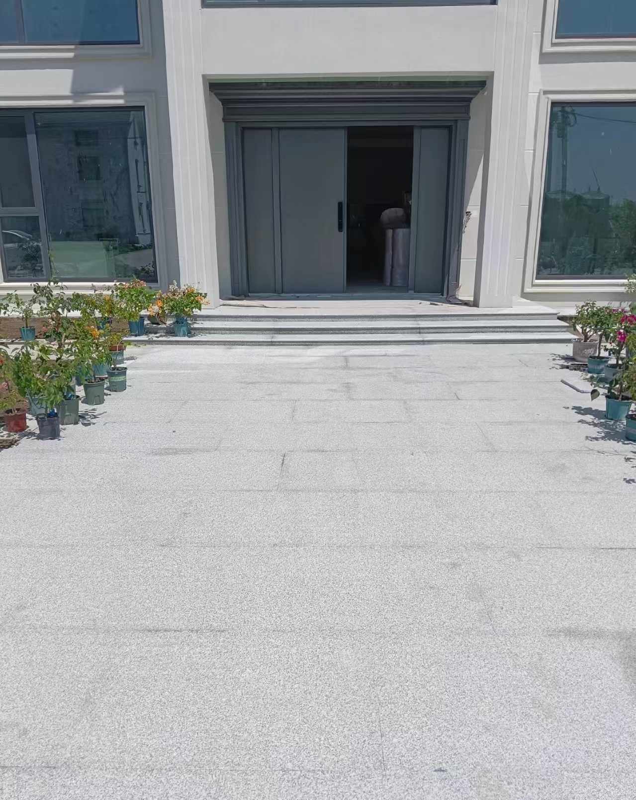 吉林省 芝麻白花岗岩地铺石地面铺装