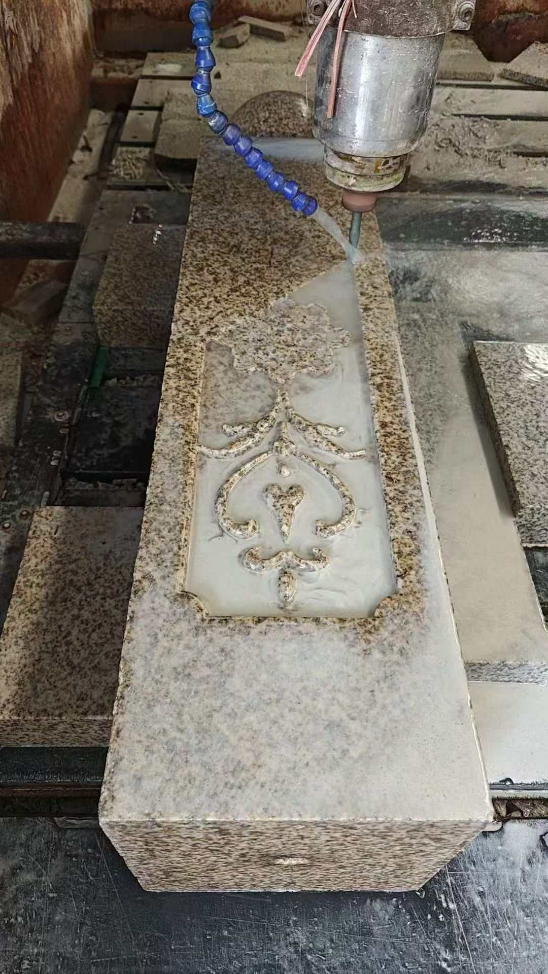 吉林省 黄金麻花岗岩异形加工雕刻栏杆大柱