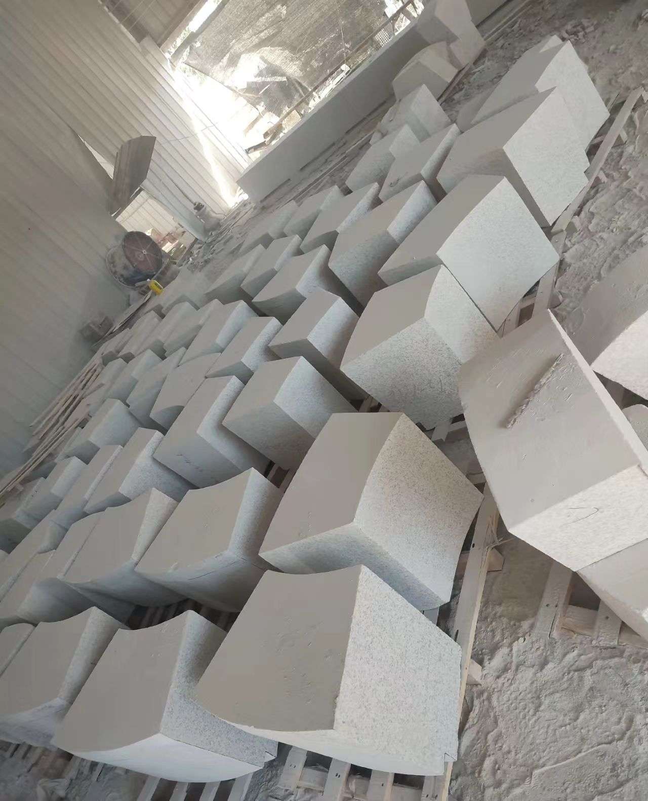 吉林省 白麻花岗岩异形坐凳