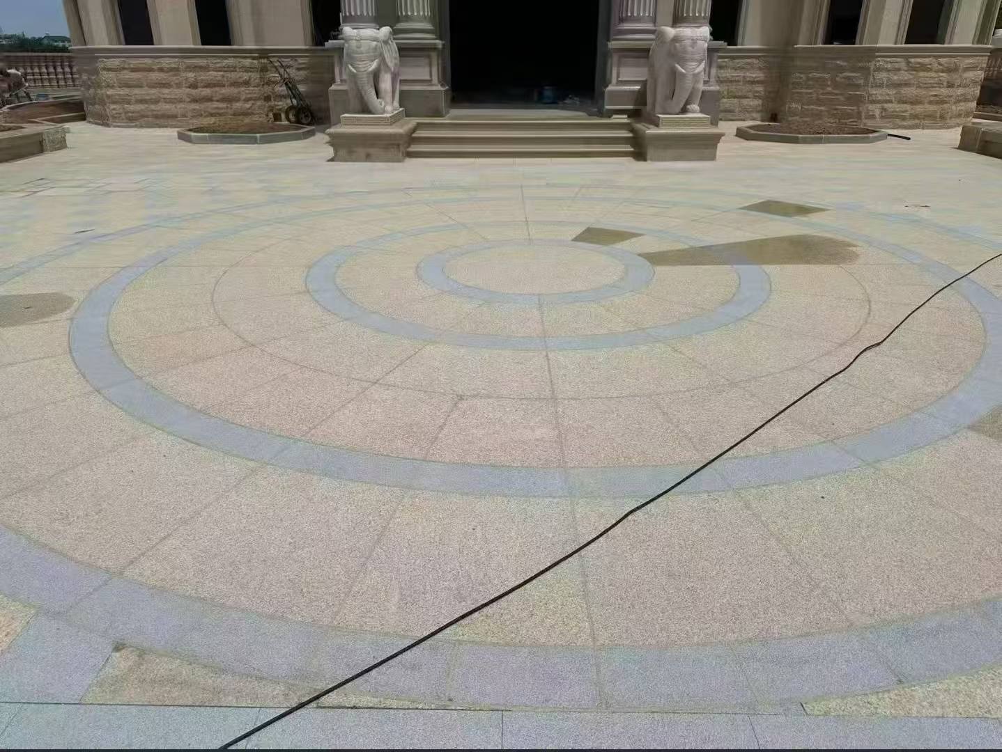 吉林省 黄金麻芝麻灰花岗岩石材地铺拼接效果