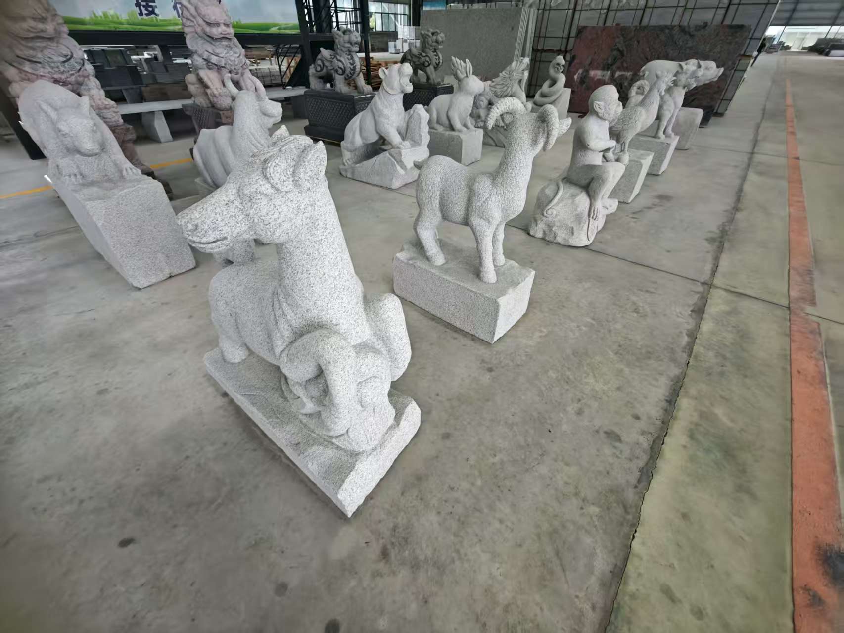 吉林省 芝麻白花岗岩造型立体雕刻——十二生肖