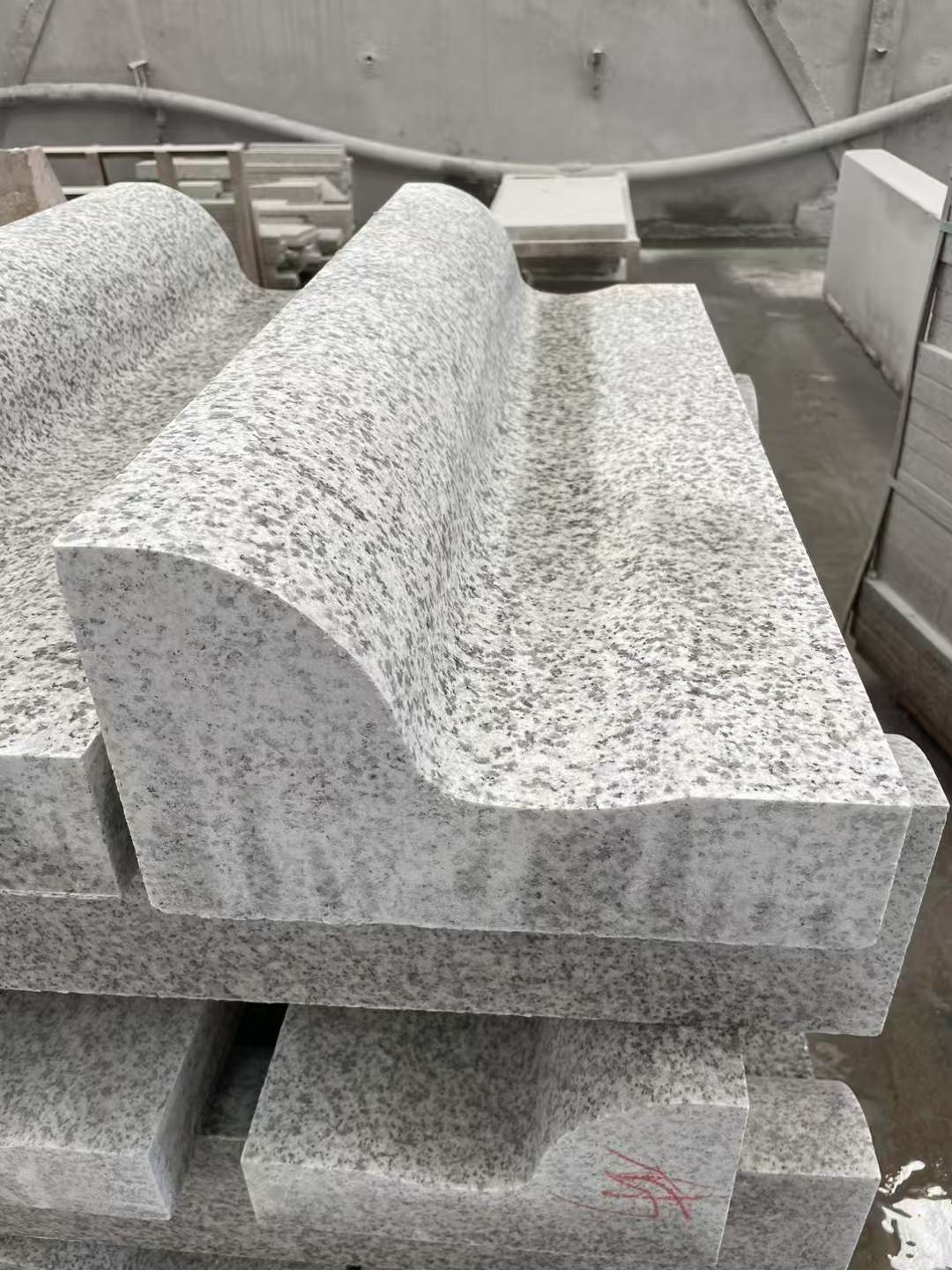 吉林省 白麻花岗岩S型路沿石，路侧石，马路牙子等