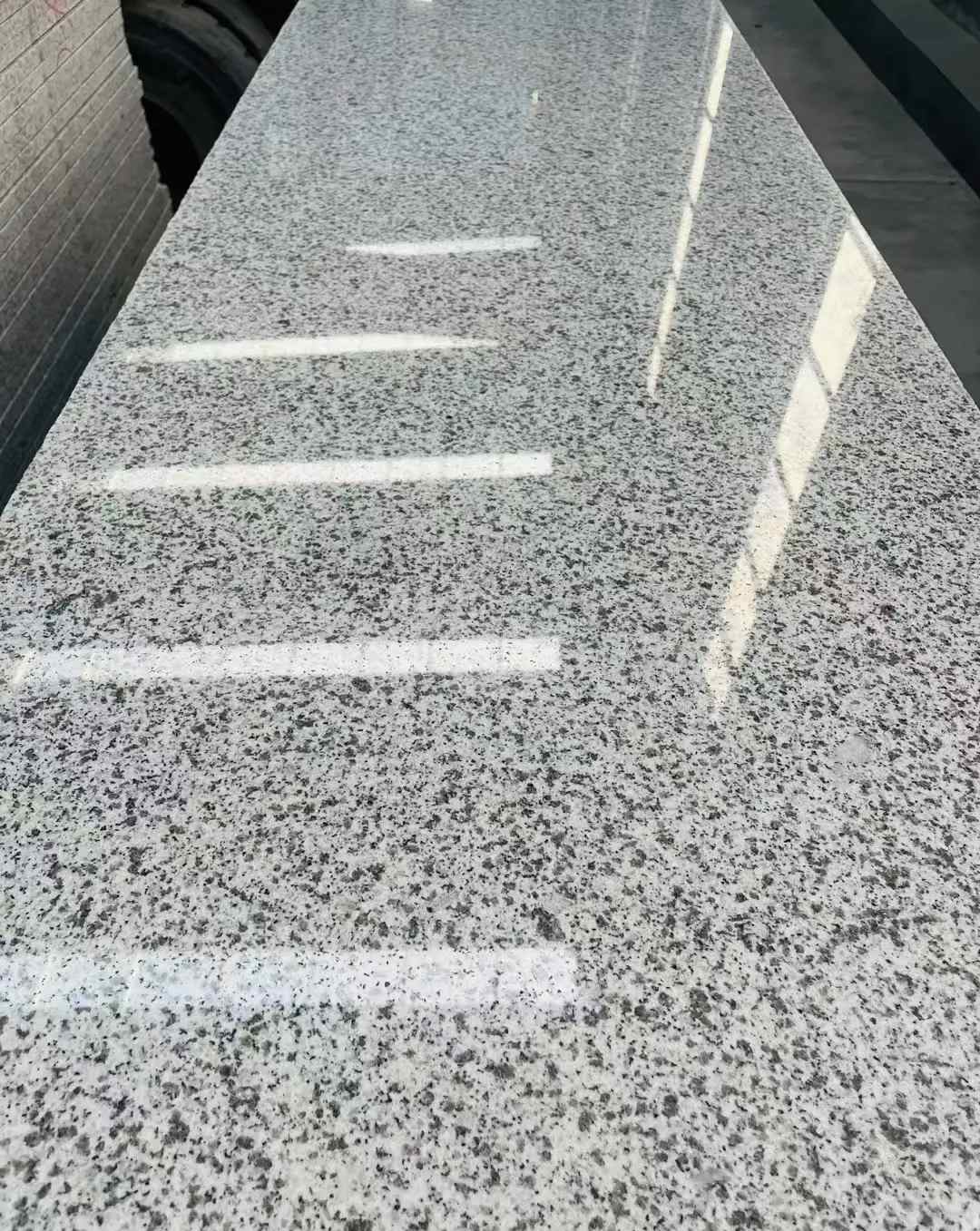 吉林省 白麻花岗岩光面毛板